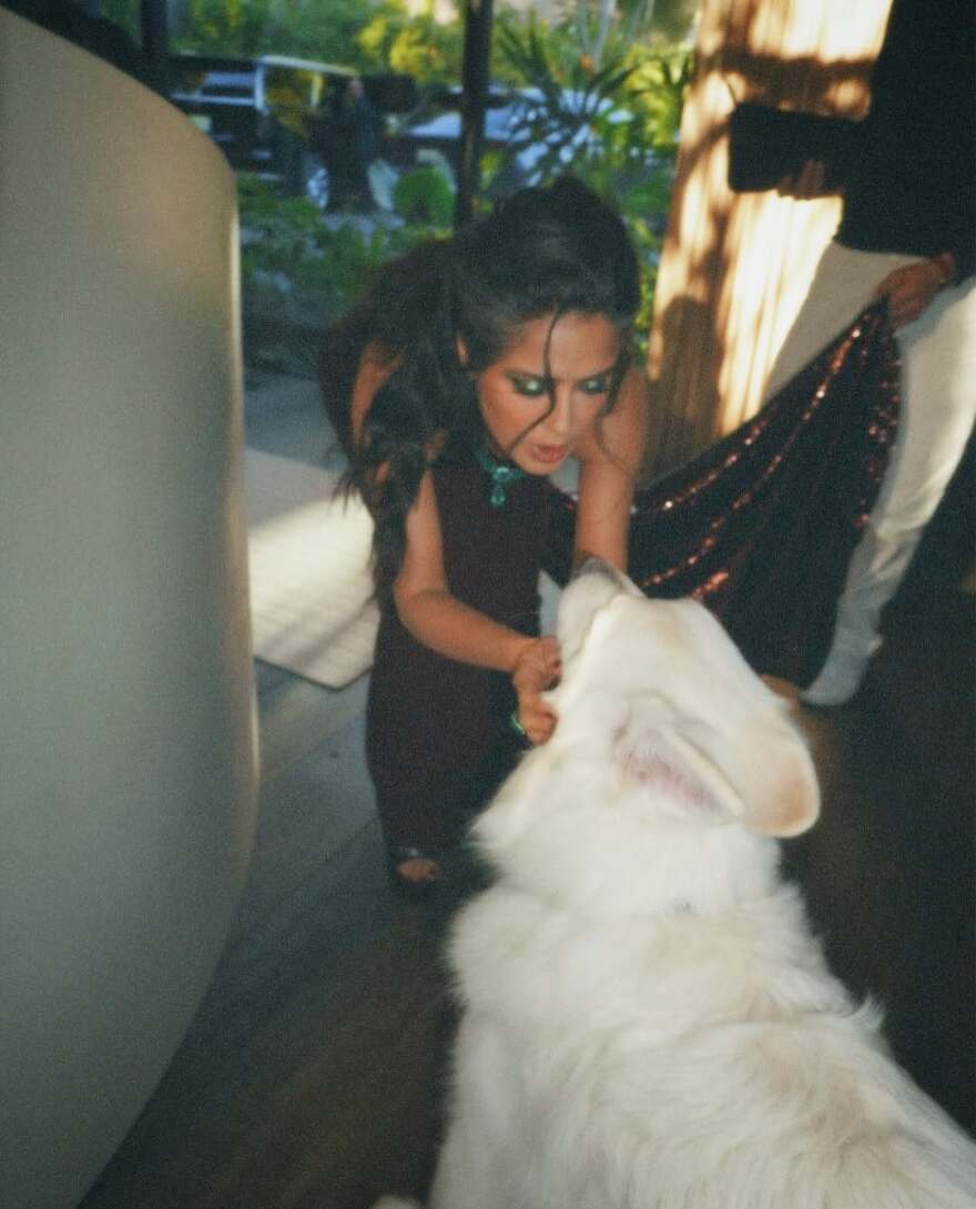 Οι φωτογραφίες της Σάλμα Χάγιεκ από την τελετή απονομής των Χρυσών Σφαιρών