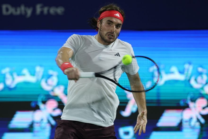 Στέφανος Τσιτσιπάς: Η νέα ρακέτα που τον οδήγησε στον τελικό στο Ντουμπάι και ο λόγος της αλλαγής