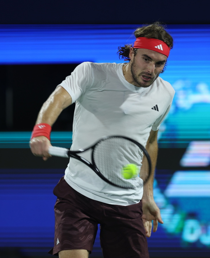 Στέφανος Τσιτσιπάς: Η νέα ρακέτα που τον οδήγησε στον τελικό στο Ντουμπάι και ο λόγος της αλλαγής