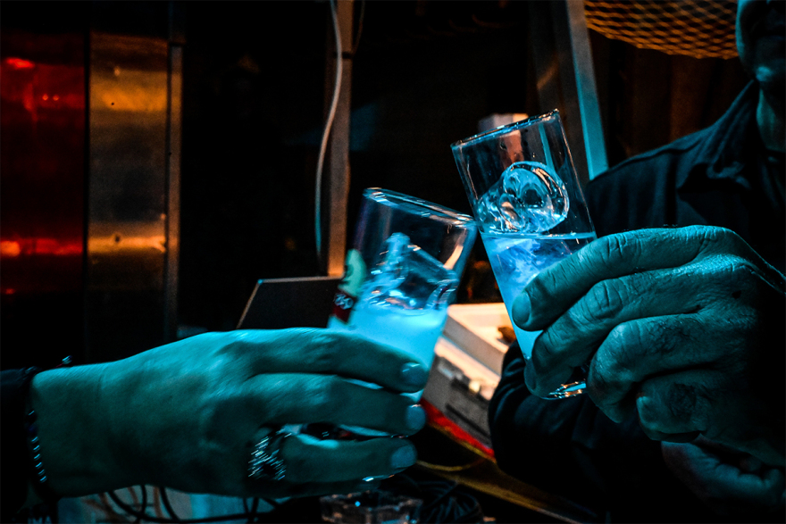 Ολονύχτιο πάρτι και ουρές στη Βαρβάκειο για να προμηθευτούν οι καταναλωτές τα Σαρακοστιανά