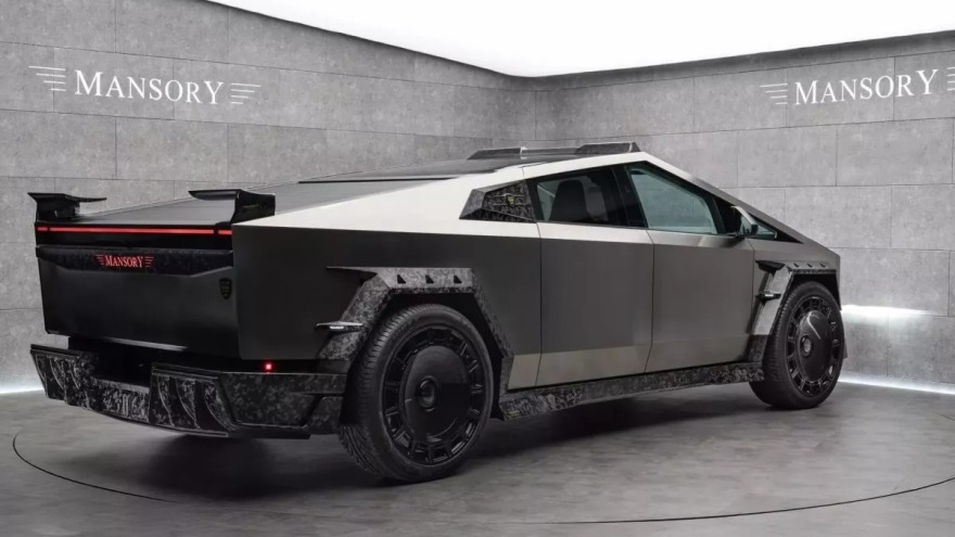Το εκκεντρικό Tesla Cybertruck της Mansory