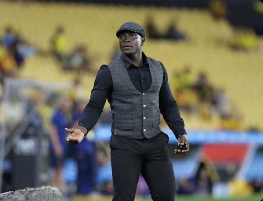 Copa Libertadores: Προπονητής-είδωλο εμφανίστηκε στον πάγκο με σμόκιν,  δείτε βίντεο