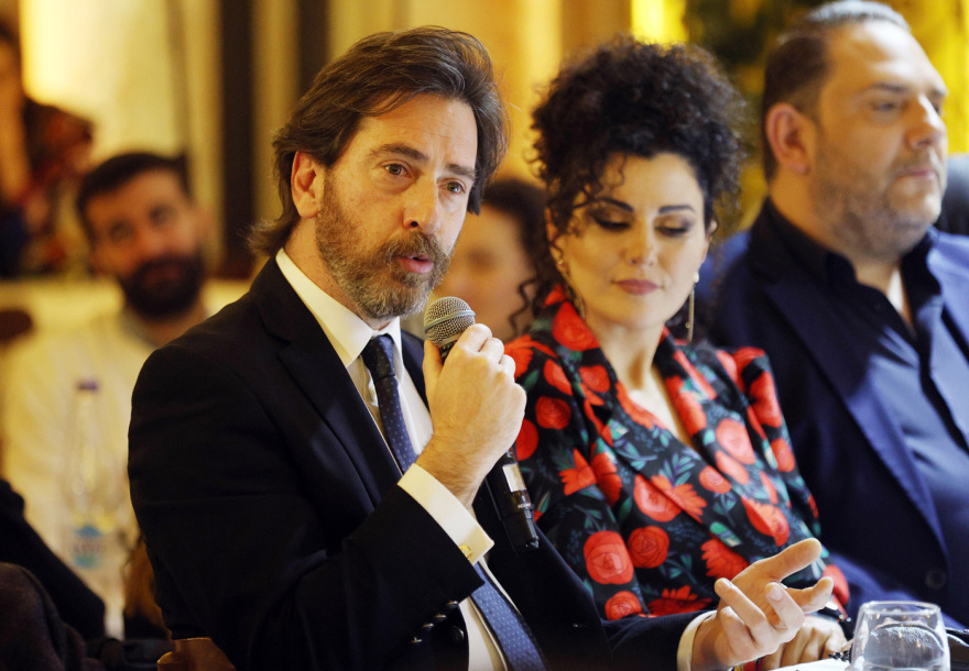 «Τα πήρες όλα κι έφυγες - Η ζωή του Στράτου Διονυσίου» έρχεται στο Θέατρο Παλλάς