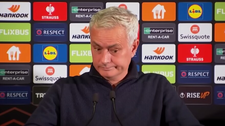 Ζοσέ Μουρίνιο: Παρίστανε ότι...κοιμάται μετά από ερώτηση δημοσιογράφου - Δείτε βίντεο