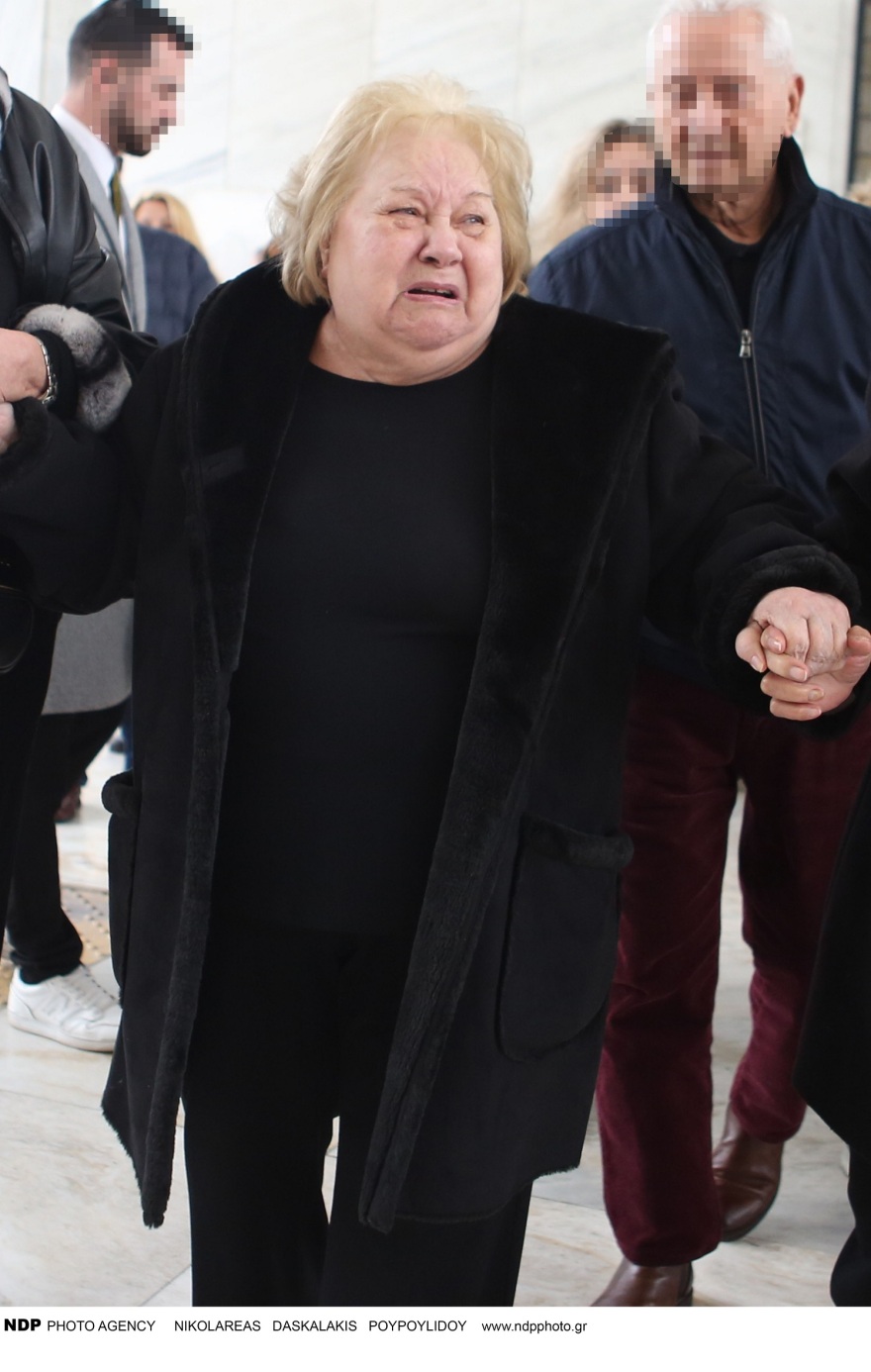 Ιάσονας Τριανταφυλλίδης: Η μητέρα του δεν μπορεί να ξεπεράσει τον θάνατό του - «Θέλω να χτυπάω το κεφάλι μου στον τοίχο από τη στενοχώρια»