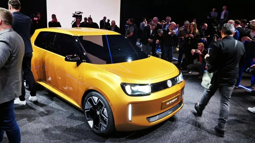 Συνεργασία VW και Rivian