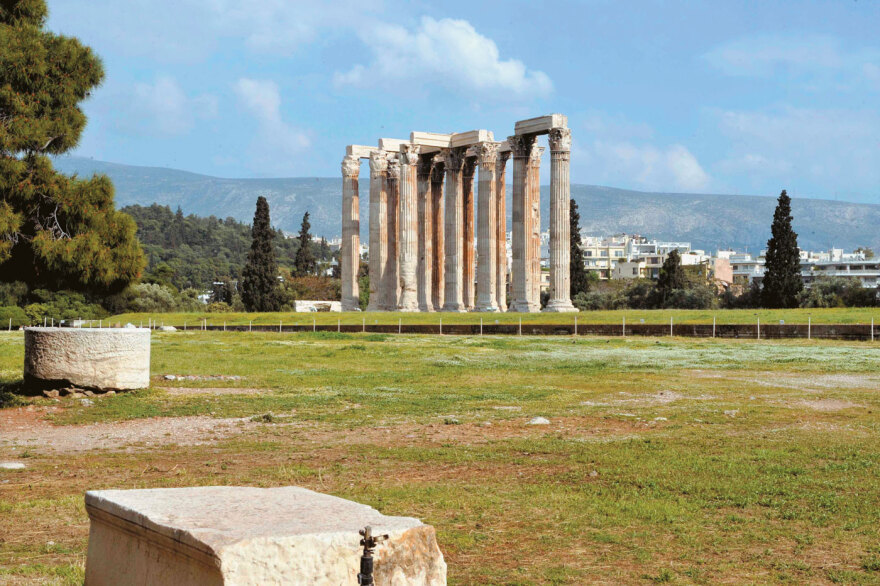 Στύλοι του Ολυμπίου Διός: Ορμητήριο για μπαχαλάκηδες ο αρχαίος ναός που χρειάστηκε 650 χρόνια για να ολοκληρωθεί η κατασκευή του