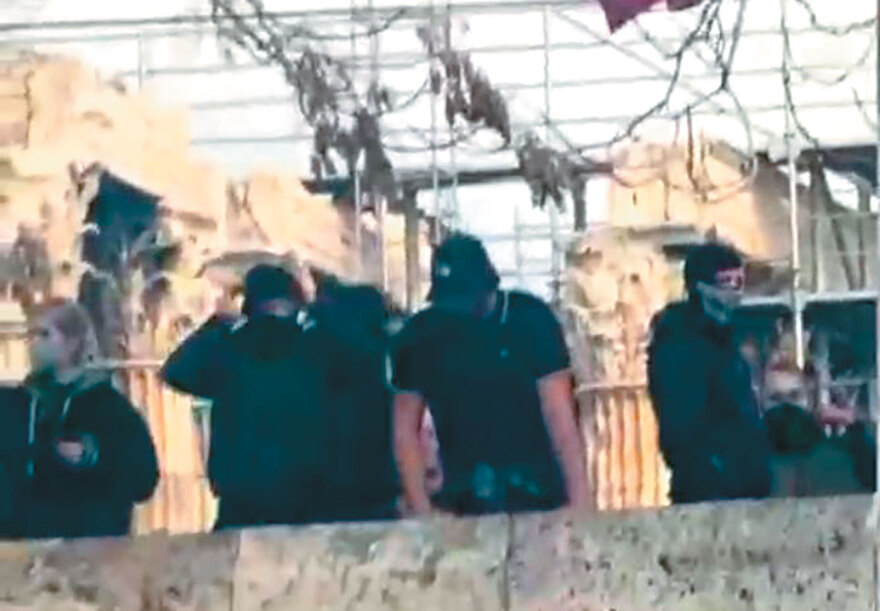 Στύλοι του Ολυμπίου Διός: Ορμητήριο για μπαχαλάκηδες ο αρχαίος ναός που χρειάστηκε 650 χρόνια για να ολοκληρωθεί η κατασκευή του