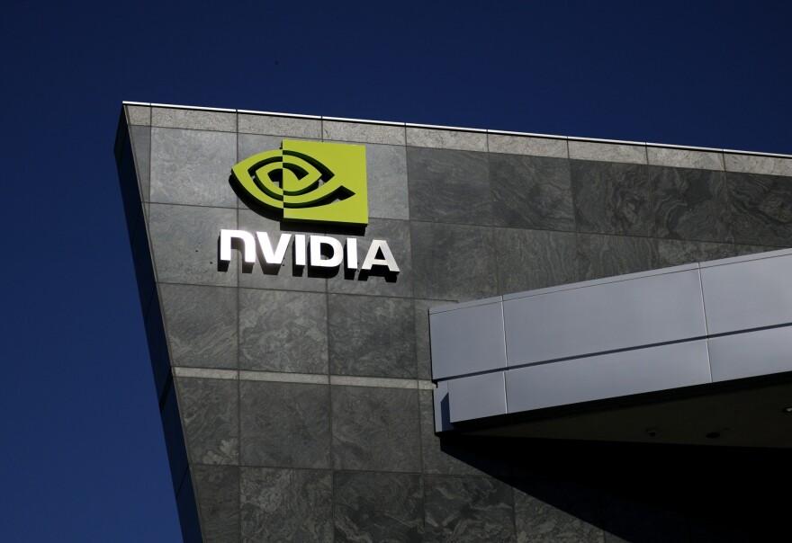 Το φαινόμενο NVIDIA: Η εταιρεία των 5 τρισ. δολαρίων έγινε το υπερόπλο του Τραμπ στον «πόλεμο» με την Κίνα – Πώς ξεπέρασε Amazon, Apple και Microsoft