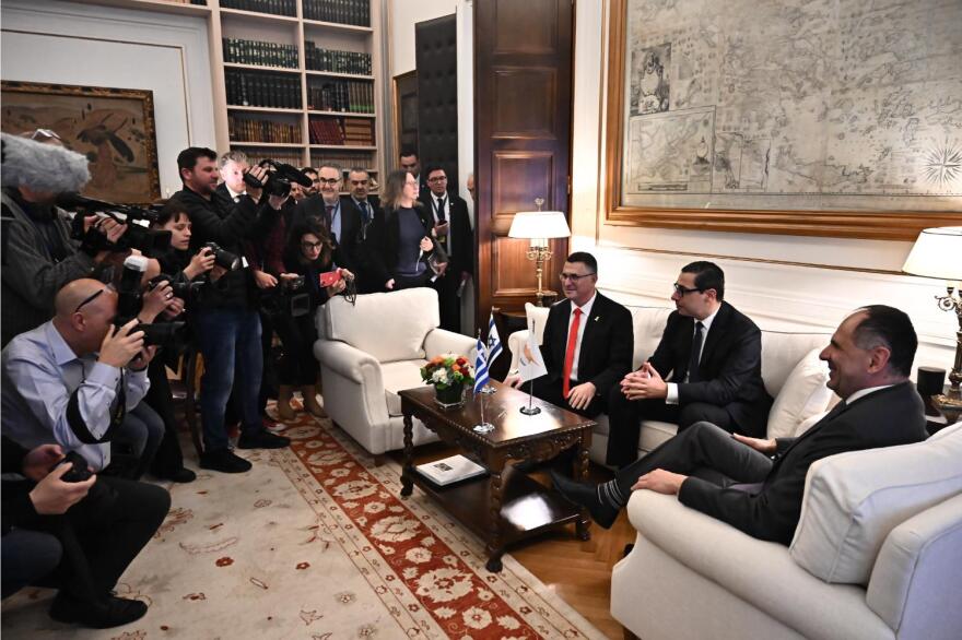 Προσβλέπουμε στην επανενεργοποίηση του 3+1 και τη συμμετοχή των ΗΠΑ, είπε ο Γεραπετρίτης στην τριμερή με Κύπρο και Ισραήλ