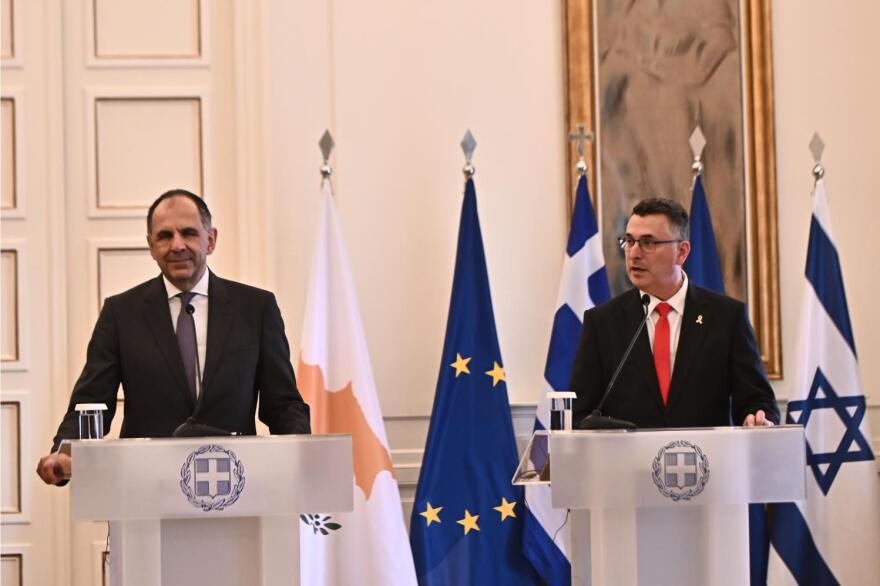 Προσβλέπουμε στην επανενεργοποίηση του 3+1 και τη συμμετοχή των ΗΠΑ, είπε ο Γεραπετρίτης στην τριμερή με Κύπρο και Ισραήλ