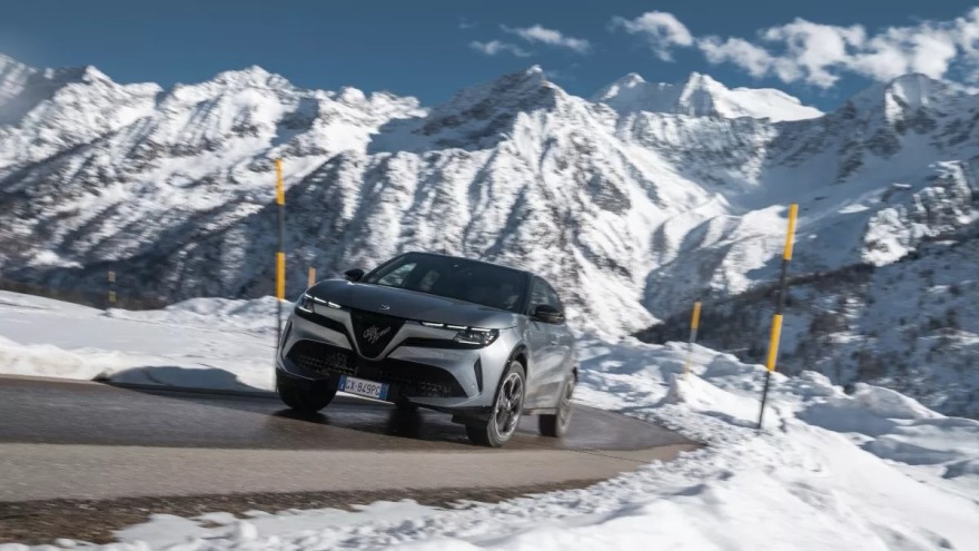 Και τετρακίνητη η νέα Alfa Romeo Junior