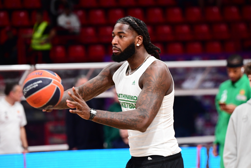 Έκανε ζέσταμα στο ΣΕΦ πριν το τζάμπολ του Ολυμπιακός - Παναθηναϊκός ο Λεσόρ - Βίντεο, φωτογραφίες