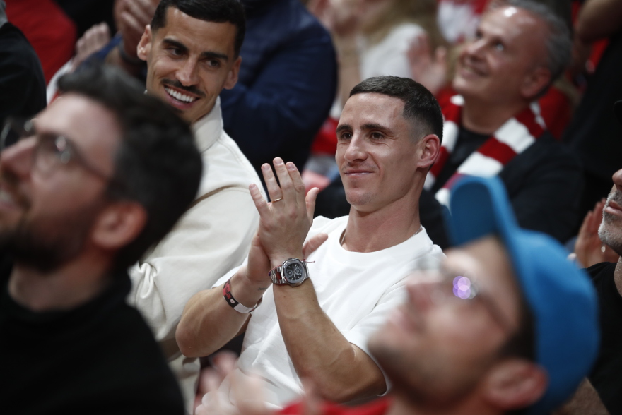 Επέστρεψε στον Πειραιά ο Ποντένσε - Στο ΣΕΦ για το Ολυμπιακός - Παναθηναϊκός ο Πορτογάλος - Δείτε φωτογραφίες