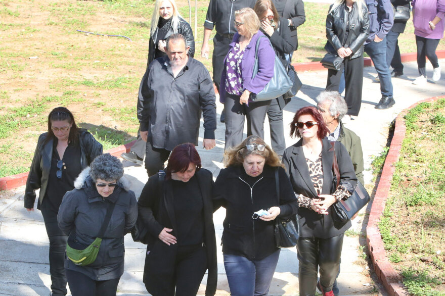 Μνημόσυνο στο κοιμητήριο Καλλιθέας για τις 40 μέρες από τον θάνατο του μικρού Άγγελου