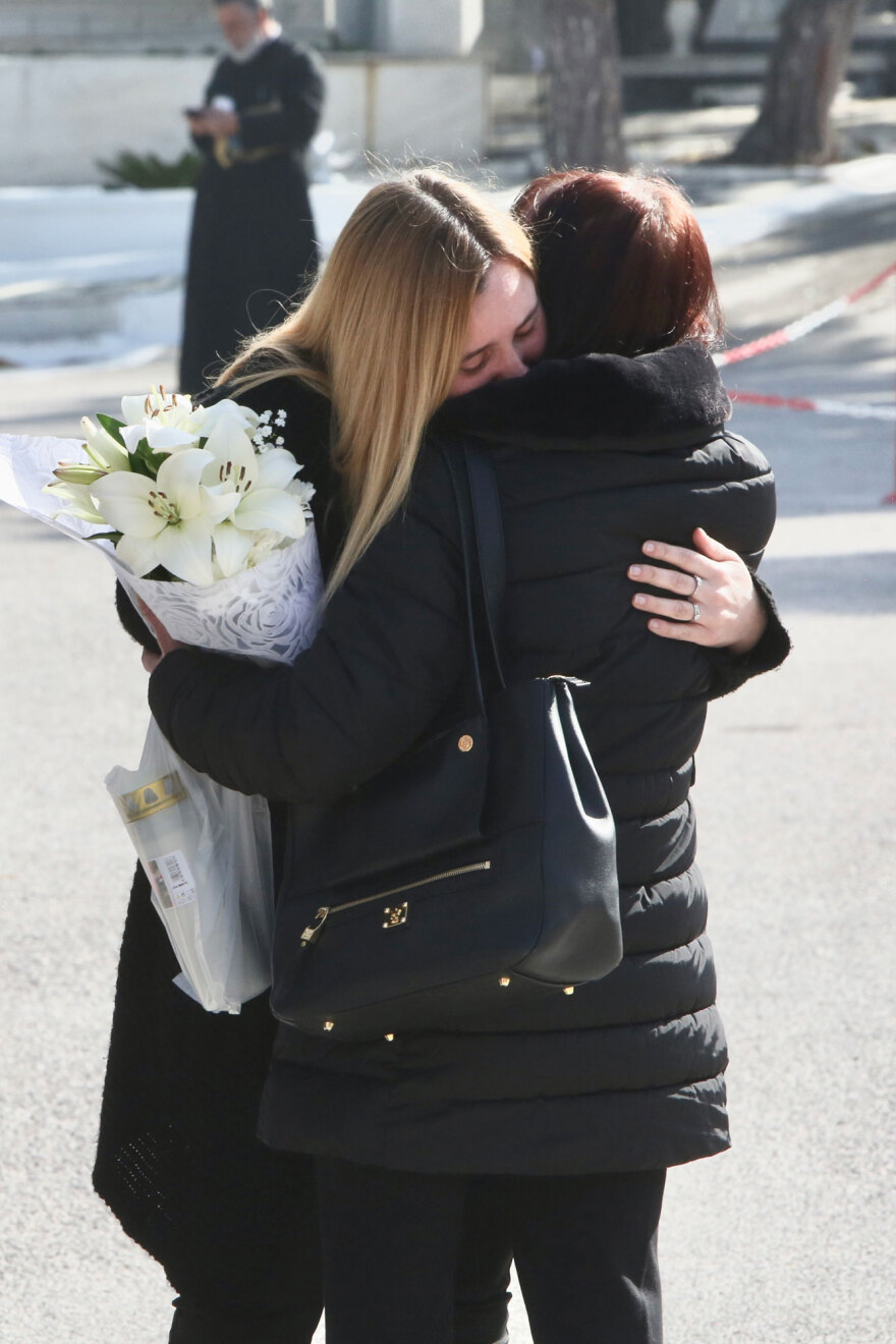 Μνημόσυνο στο κοιμητήριο Καλλιθέας για τις 40 μέρες από τον θάνατο του μικρού Άγγελου