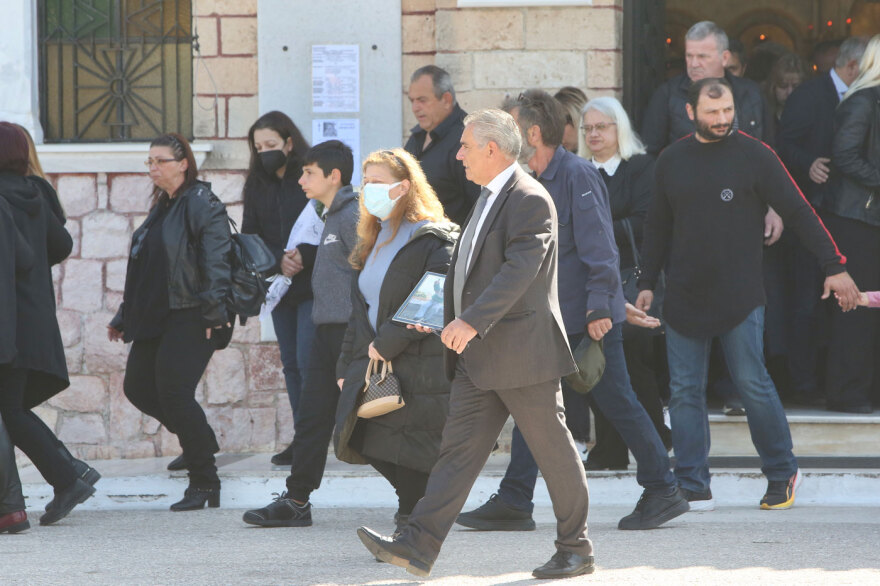 Μνημόσυνο στο κοιμητήριο Καλλιθέας για τις 40 μέρες από τον θάνατο του μικρού Άγγελου