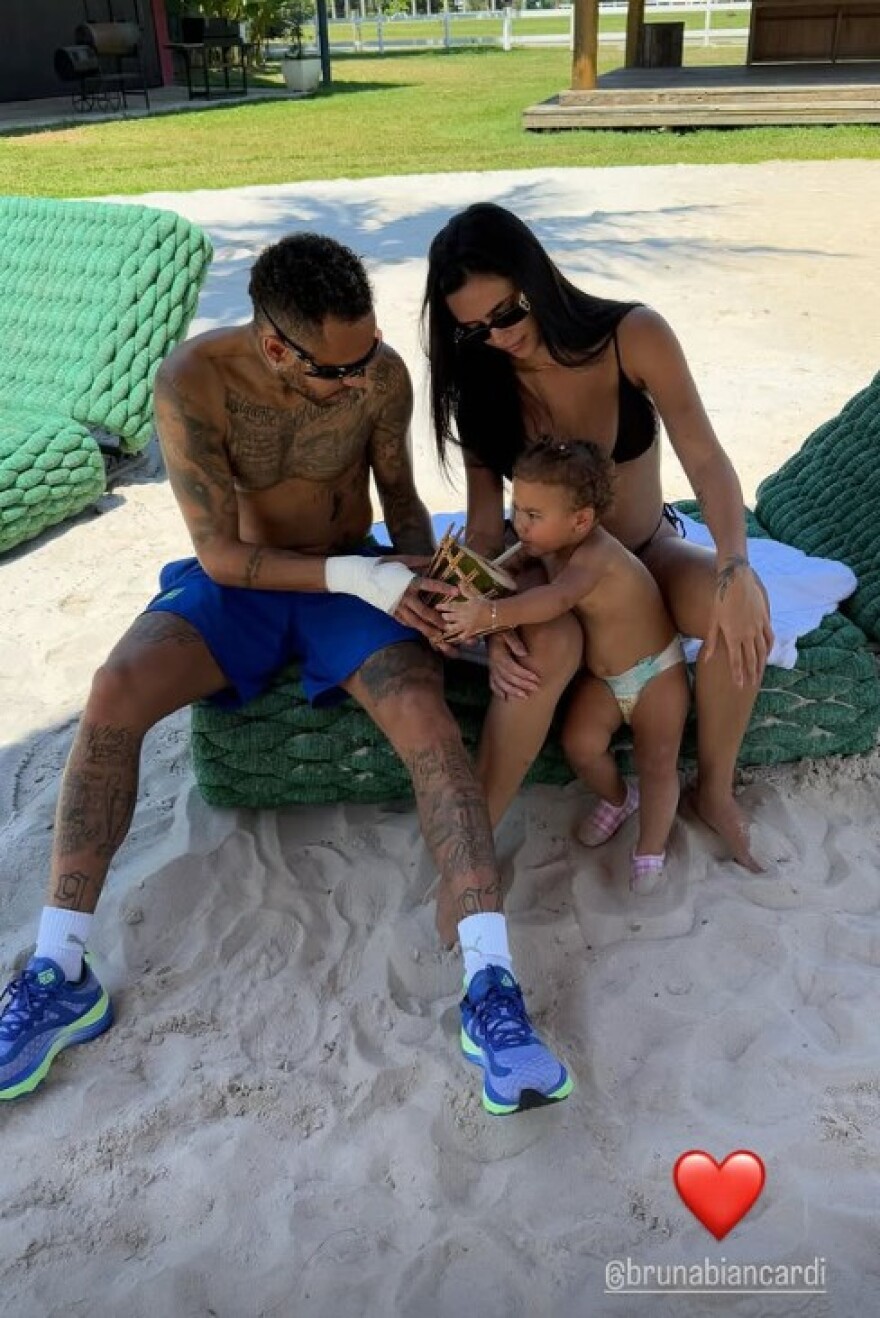 Μοντέλο από την Βραζιλία... καίει τον Νειμάρ: «Βρέθηκα μαζί του και με άλλη μια κοπέλα στο κρεβάτι» - Δείτε βίντεο 