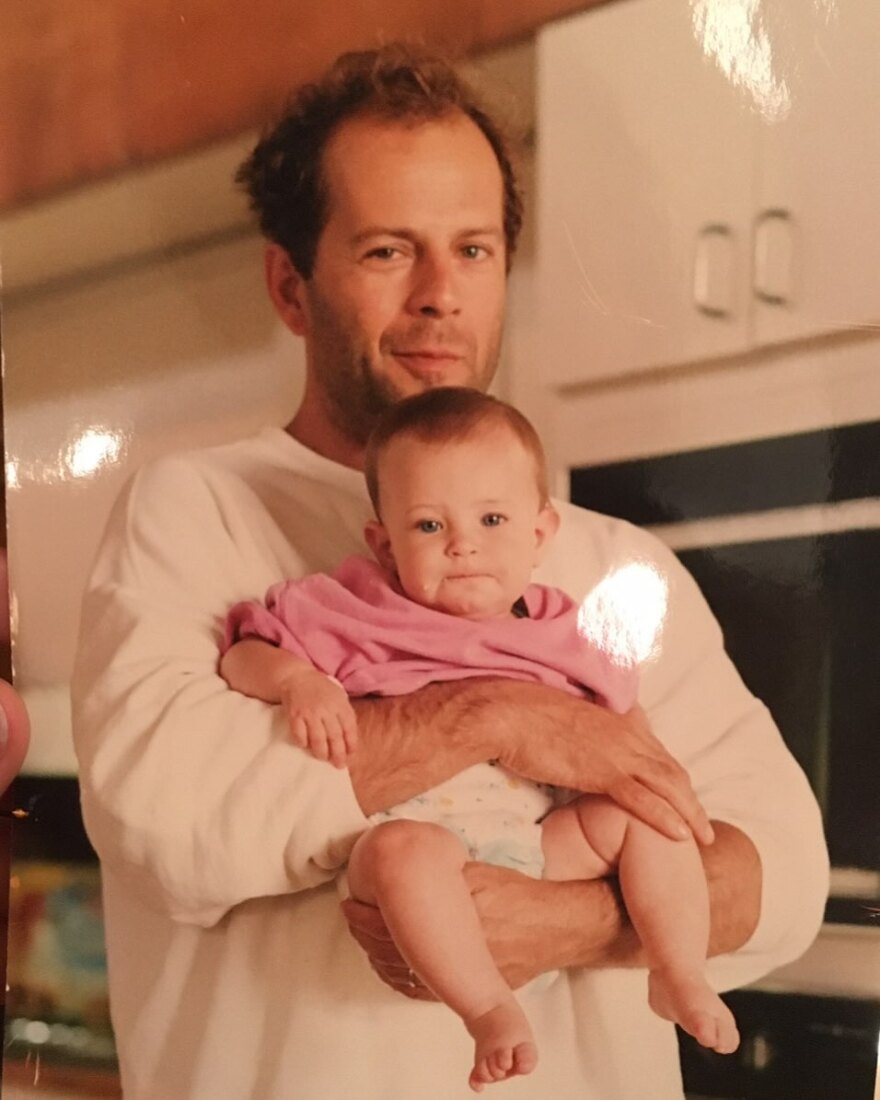 Μπρους Γουίλις: Το συγκινητικό βίντεο που ανέβασε η κόρη του - Κάθε μέρα ευχαριστώ τον Θεό, γράφει για τον πατέρα της