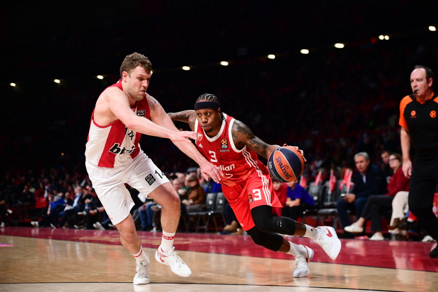 Εμπνευσμένα από το «Forrest Gump» τα παπούτσια που φορούσε ο Κάνααν κόντρα στον Ολυμπιακό - Φωτογραφίες