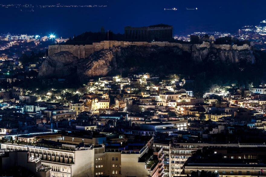 Συσκότιση στην Ακρόπολη για καλό σκοπό, έσβησαν τα φώτα για την Ώρα της Γης - Δείτε βίντεο και φωτογραφίες