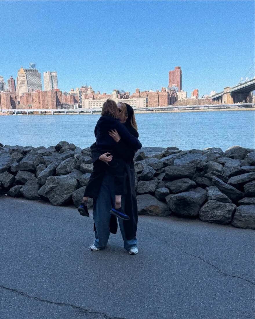 Η Δούκισσα Νομικού ταξίδεψε στη Νέα Υόρκη μαζί με τον σύζυγο και τα παιδιά τους