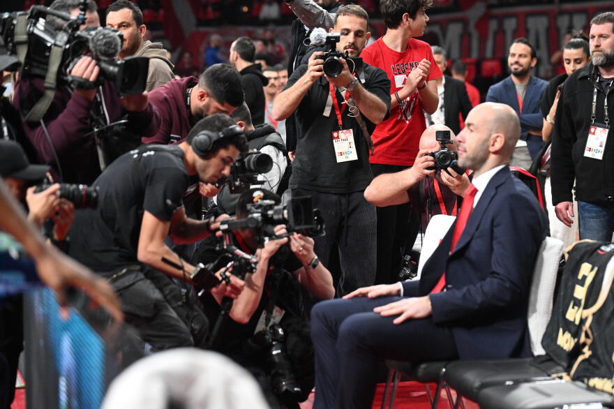 Αποθεώθηκε από τον κόσμο του Ολυμπιακού στην επιστροφή του στο ΣΕΦ ο Σπανούλης - Βίντεο, φωτογραφίες 