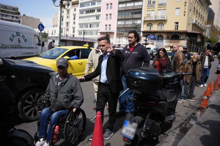 Δήμος Αθηναίων: «Περίπατος» προσβασιμότητας στο εμπορικό τρίγωνο - Τα έργα που προγραμματίζονται