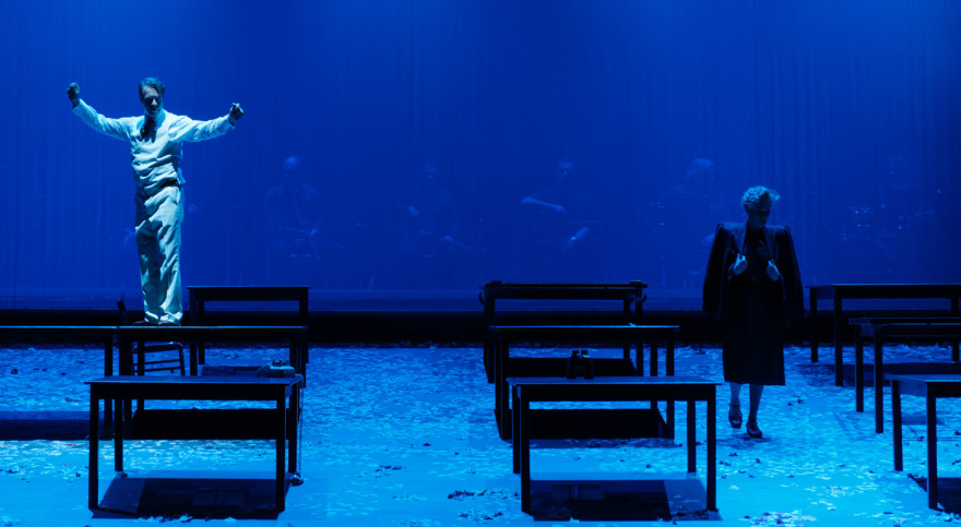 «Τα πήρες όλα κι έφυγες – Η ζωή του Στράτου Διονυσίου» στο Θέατρο Παλλάς