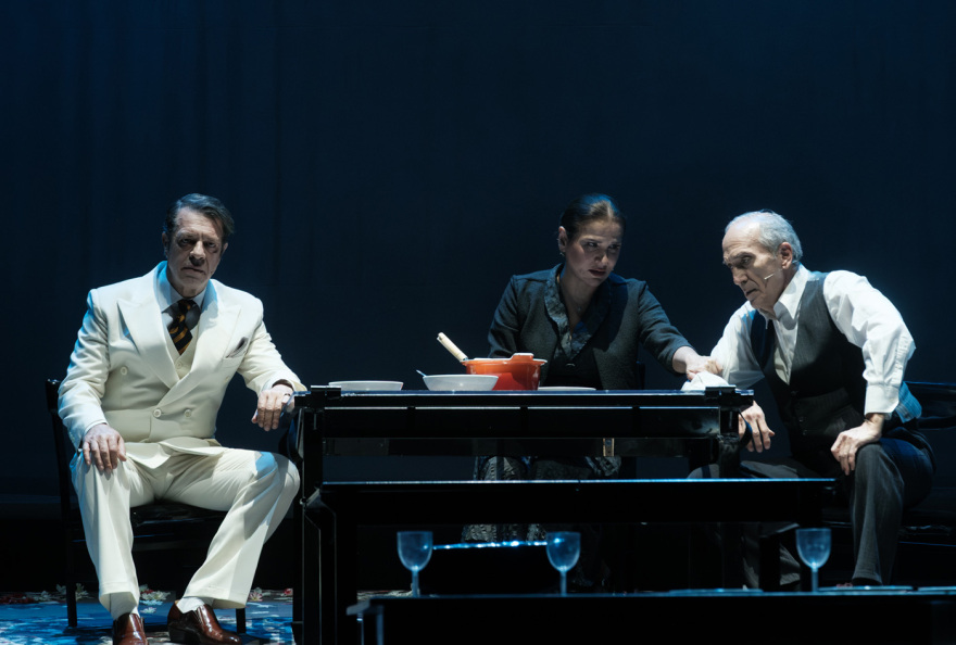 «Τα πήρες όλα κι έφυγες – Η ζωή του Στράτου Διονυσίου» στο Θέατρο Παλλάς