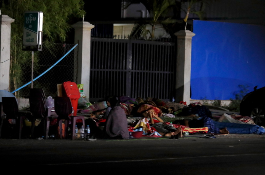 «Ακόμα κι αν τους απεγκλωβίσουμε, τα νοσοκομεία δεν μπορούν να τους περιθάλψουν» - Δραματική μαρτυρία για τον σεισμό στη Μιανμάρ