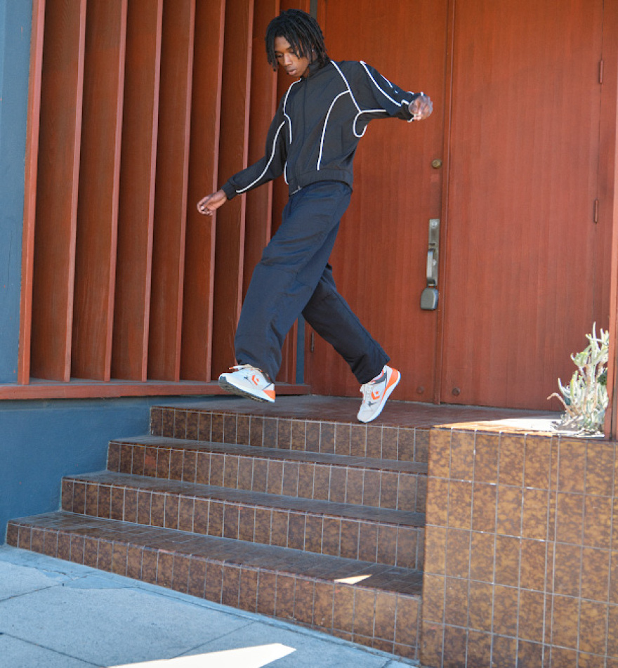 Η Converse παρουσιάζει την νέα retro σειρά με τα Wave, Omni και Omega trainers, εμπνευσμένα από το ιστορικό ξεκίνημα του brand στον αθλητισμό