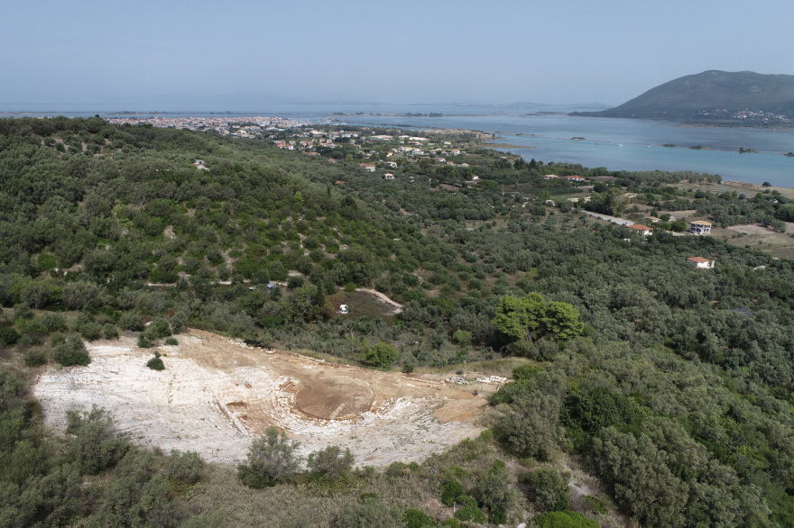 Ο εντοπισμός και η συστηματική ανασκαφή του αρχαίου θεάτρου της Λευκάδας - Δείτε φωτογραφίες 