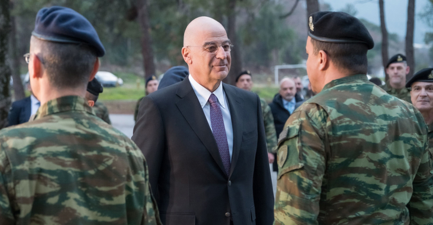 Οι αλλαγές στο στράτευμα: Κίνητρα και παροχές για θητεία, εφεδρεία και καριέρα - Οικιστικό πρόγραμμα, μισθολόγιο και εθελοντική στράτευση γυναικών