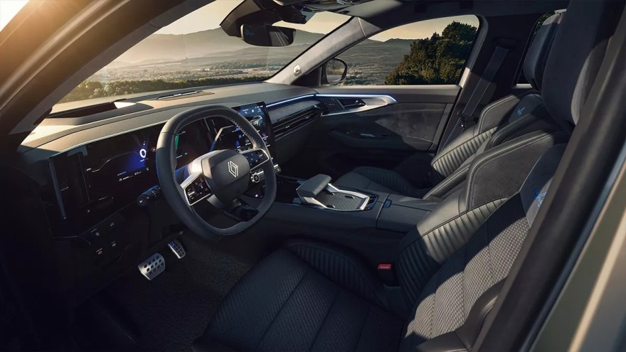 Η Renault φρεσκάρει το Austral