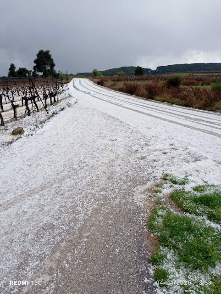 Πυκνή χαλαζόπτωση στην Κορινθία - Δείτε βίντεο και φωτογραφίες 