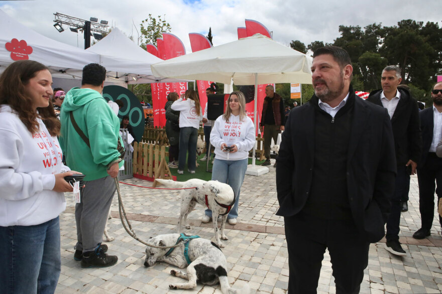 Ο Νίκος Χαρδαλιάς στη μεγάλη γιορτή για τα κατοικίδια, Woof Festival | topetmou.gr - Δείτε φωτογραφίες