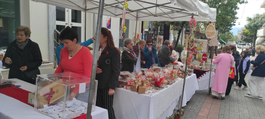 To Πασχαλινό Φιλανθρωπικό Παζάρι για τα παιδιά της «Φλόγας» στη Λαμία