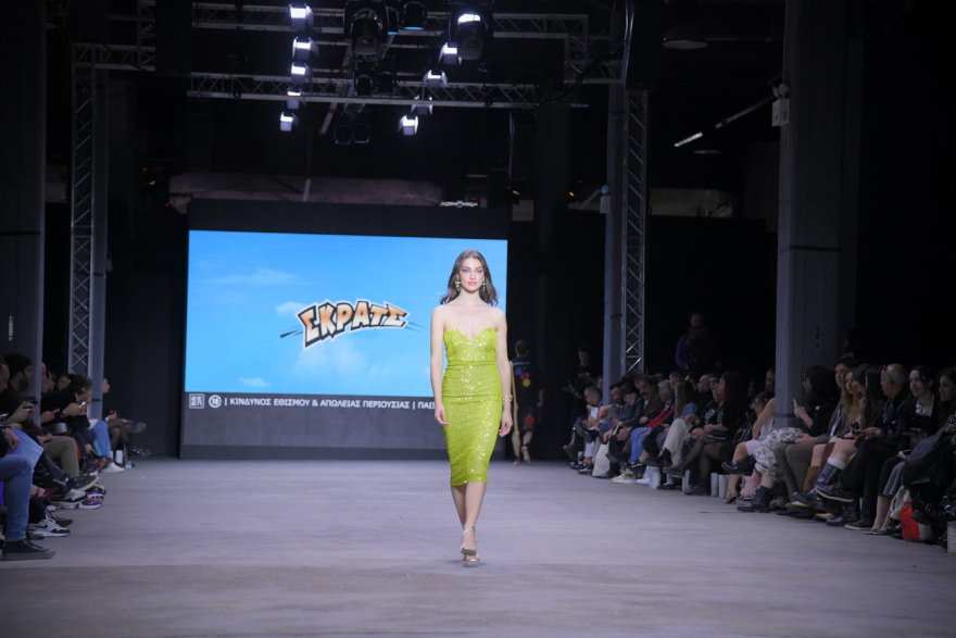Το ΣΚΡΑΤΣ συναντά την υψηλή ραπτική στο 63ο Αthens Fashion Week – Τα outfits που διεκδίκησαν το βραβείο “Best SCRATCH Designer”