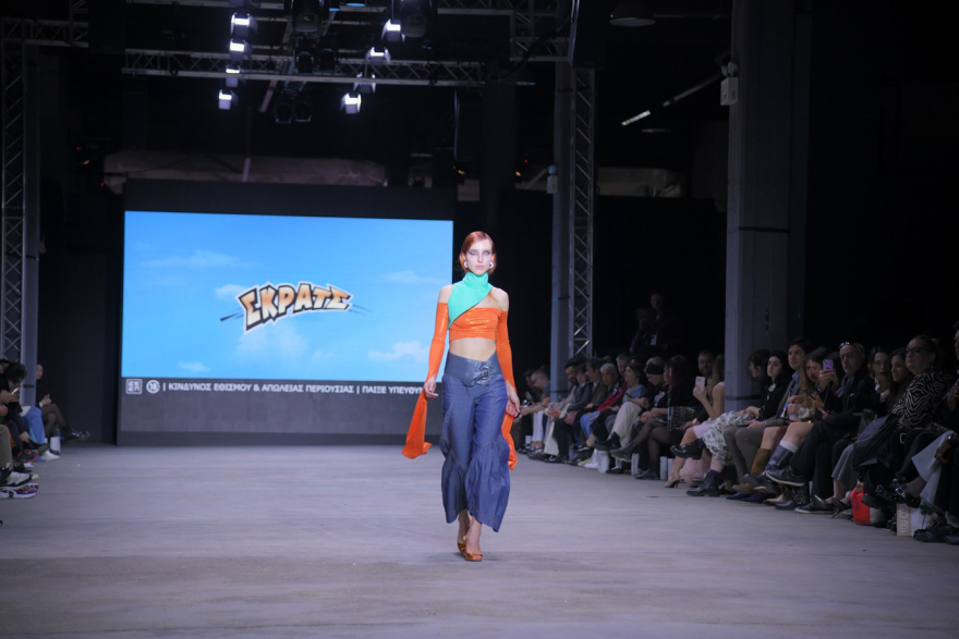 Το ΣΚΡΑΤΣ συναντά την υψηλή ραπτική στο 63ο Αthens Fashion Week – Τα outfits που διεκδίκησαν το βραβείο “Best SCRATCH Designer”