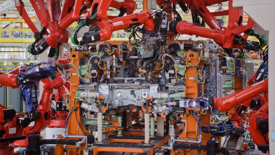 Η Stellantis αναζητά στρατηγική για τις Alfa Romeo και Maserati 