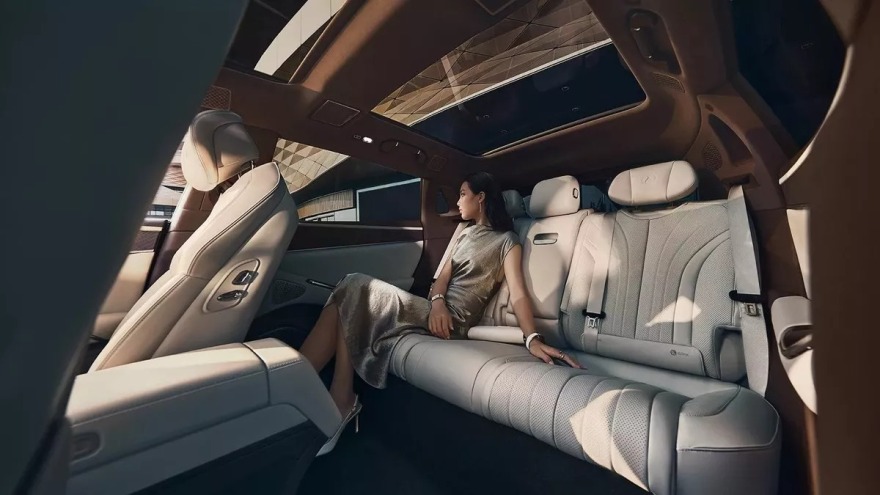 H BYD φέρνει και την Denza στην Ευρώπη