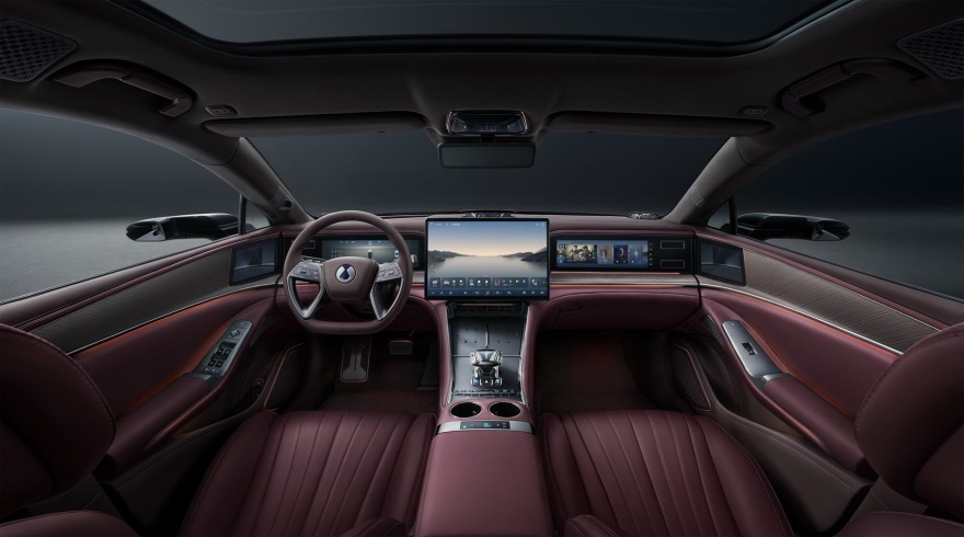 H BYD φέρνει και την Denza στην Ευρώπη