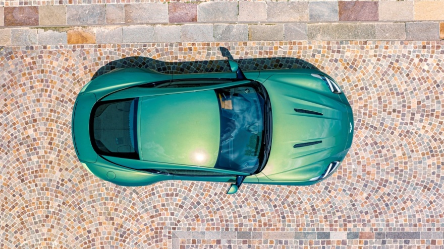 Η Aston Martin DB12 και σε έκδοση AMR