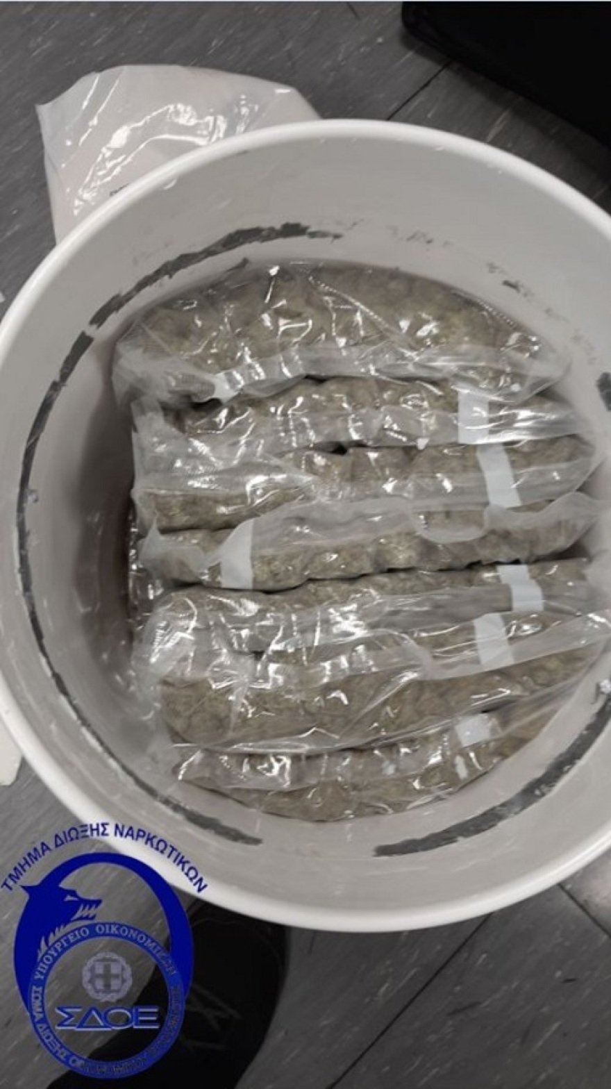 «Delivery» κάνναβης: Πώς το ΣΔΟΕ «παρέδωσε» 9 κιλά σε δέματα με λάδι καρύδας