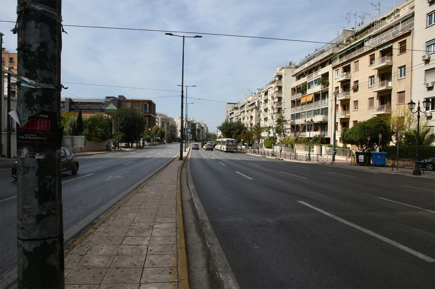 Άδεια η Αθήνα μετά τη μεγάλη έξοδο για το Πάσχα - Δείτε φωτογραφίες