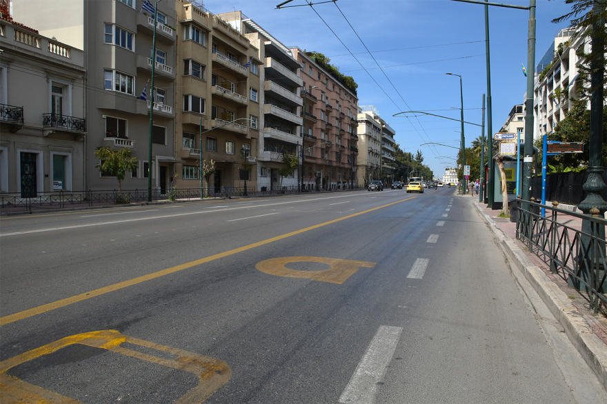 Άδεια η Αθήνα μετά τη μεγάλη έξοδο για το Πάσχα - Δείτε φωτογραφίες