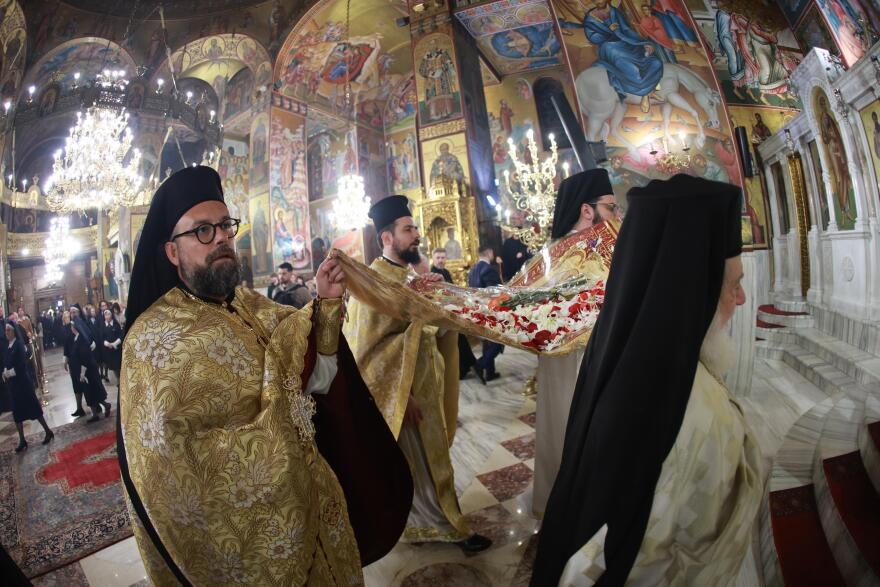 Δείτε αεροφωτογραφίες: Η εντυπωσιακή συνάντηση των πέντε Επιταφίων στην πλατεία Αριστοτέλους της Θεσσαλονίκης