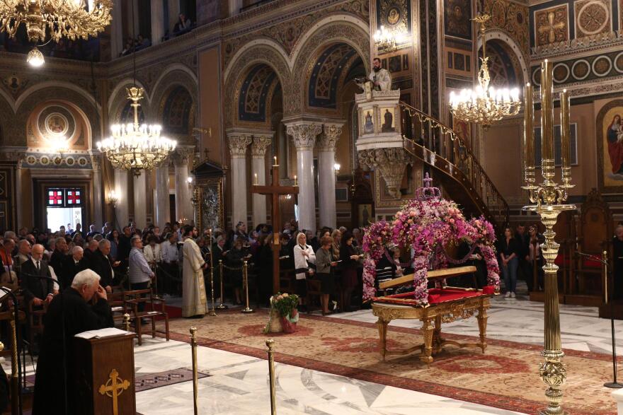 Δείτε αεροφωτογραφίες: Η εντυπωσιακή συνάντηση των πέντε Επιταφίων στην πλατεία Αριστοτέλους της Θεσσαλονίκης