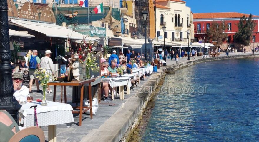 Ψήσιμο του οβελία, τσούγκρισμα και χοροί - Πασχαλινό γλέντι απ’ άκρη σ’ άκρη της Ελλάδας, δείτε βίντεο και φωτογραφίες